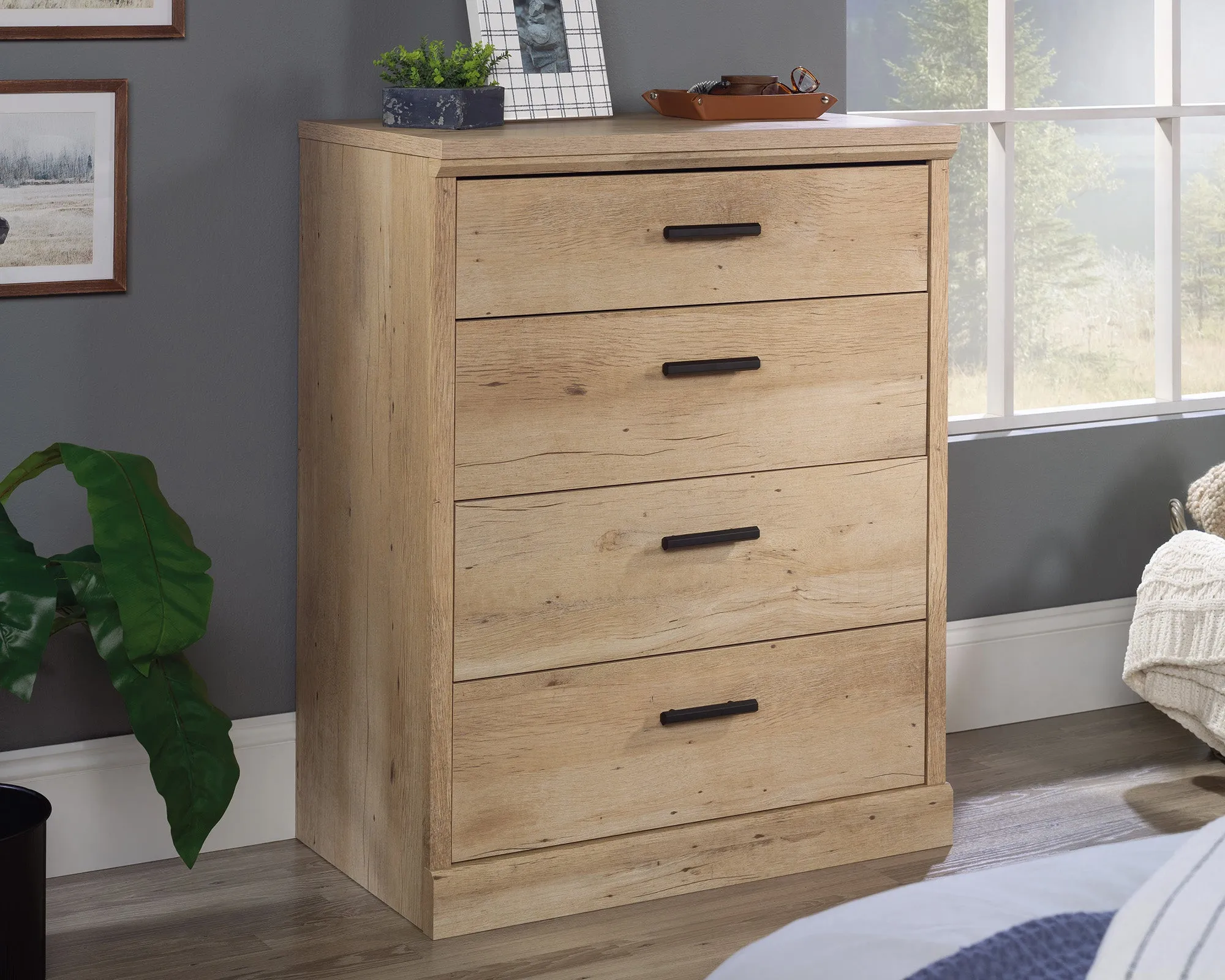 Aspen Post 4-Drawer Chest Pmo