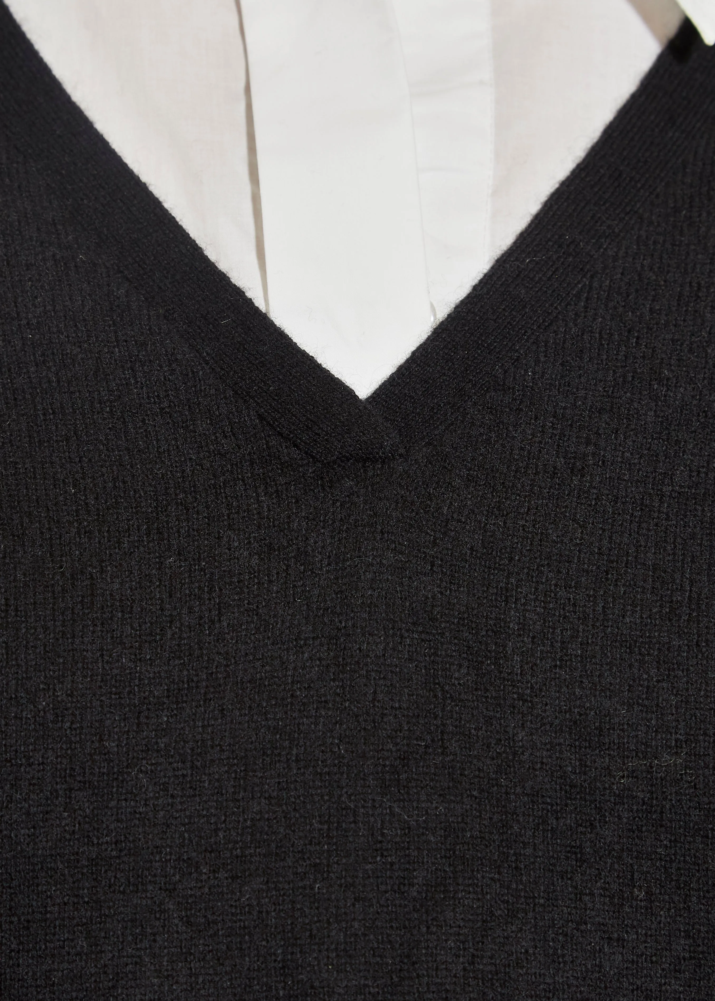 Bowie V Neck Black Cashmere Vest