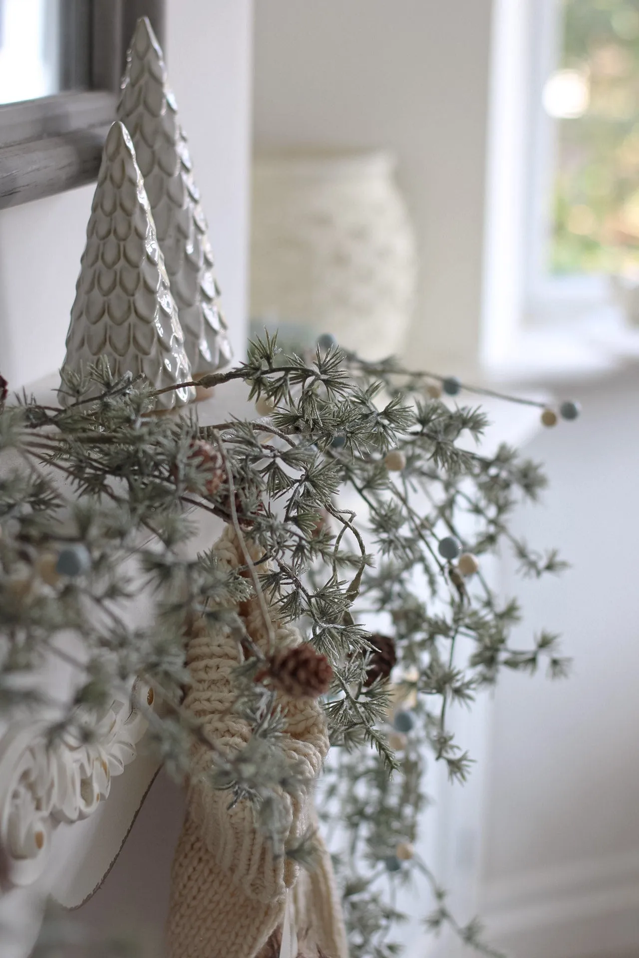 Frosted Winter Foliage Wispy Garland