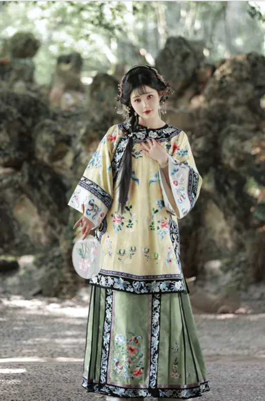 Mei Gui 玫瑰 Rose Cloud Embroidered Qing Han Set