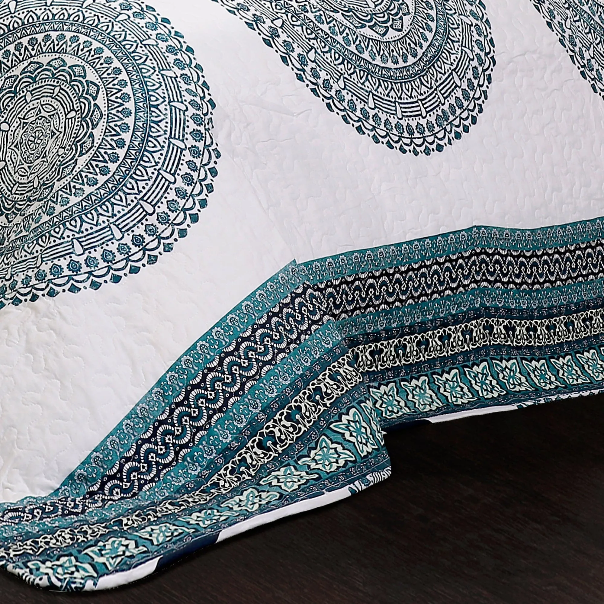 Shaila Medallion Quilt 3 Piece Set